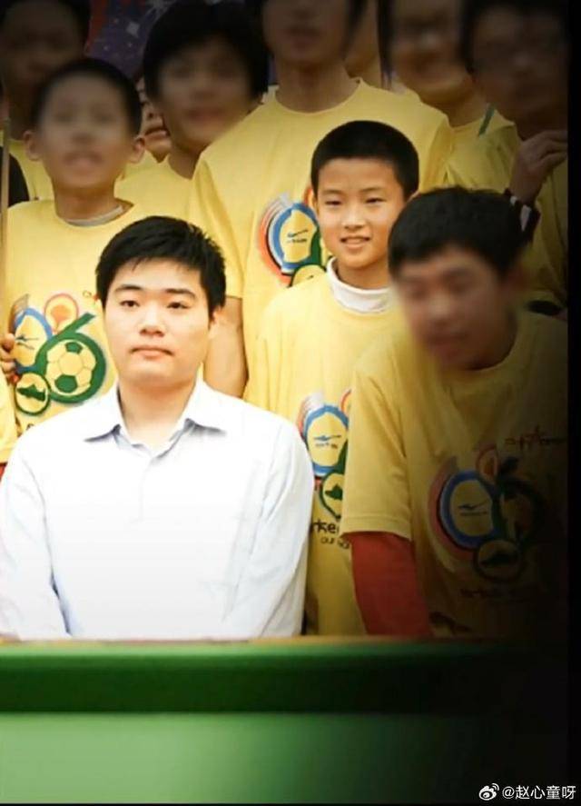 赵心童晒童年及世锦赛比赛合影致敬丁俊晖